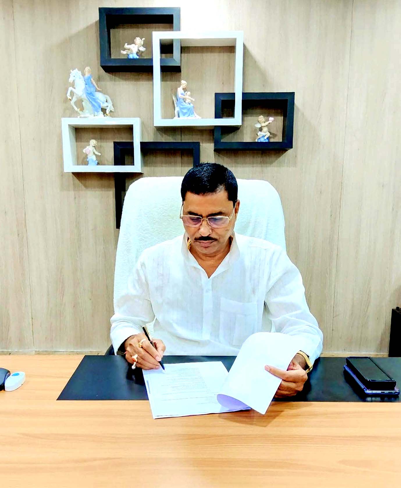 Director Jageshwar Ray